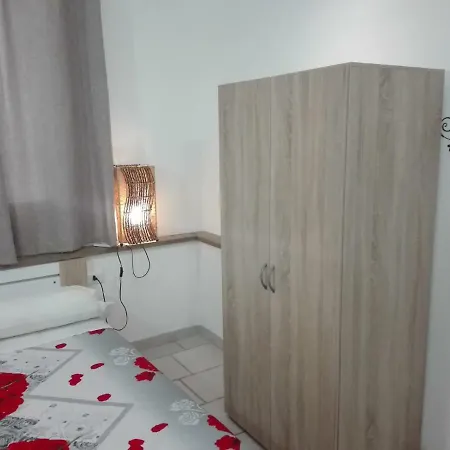 Sandalia Bed & Breakfast *